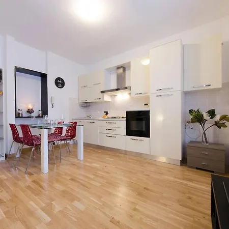 Altido Elegant 1 Bedroom Apt Moments From The Sea * Genoa