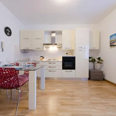 Apartamento Altido Elegant 1 Bedroom Apt Moments From The Sea Génova